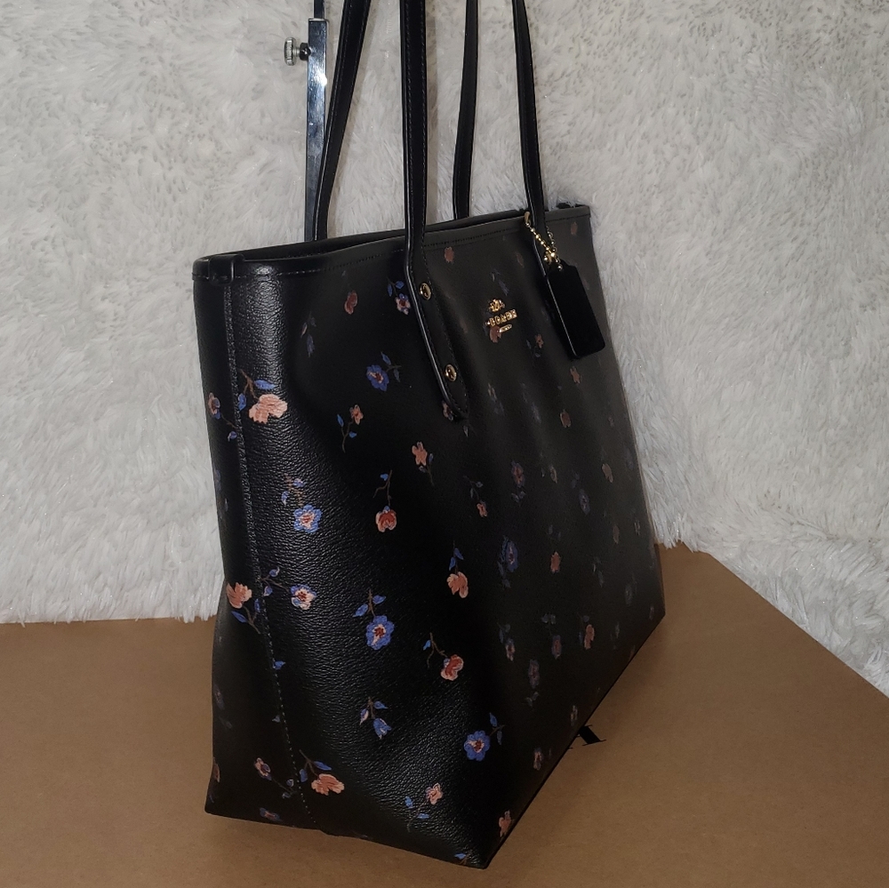 ✅ SOLD  New Authentic Coach Tote - Picture 4 of 8